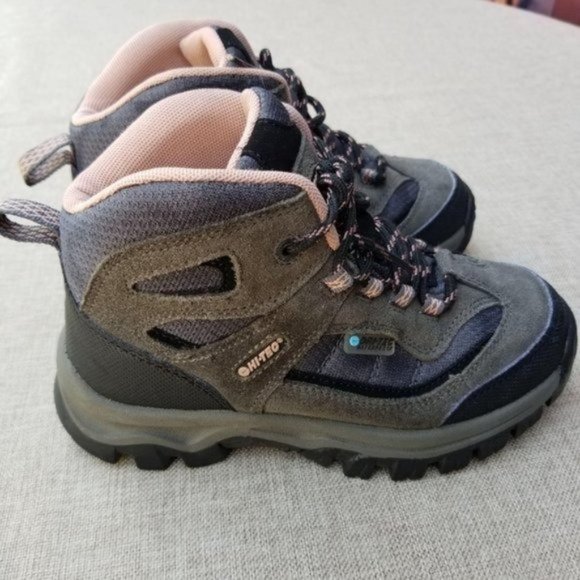 Hi-Tec Outdoor Hiking Kids Boots Size 2 - Picture 4 of 15